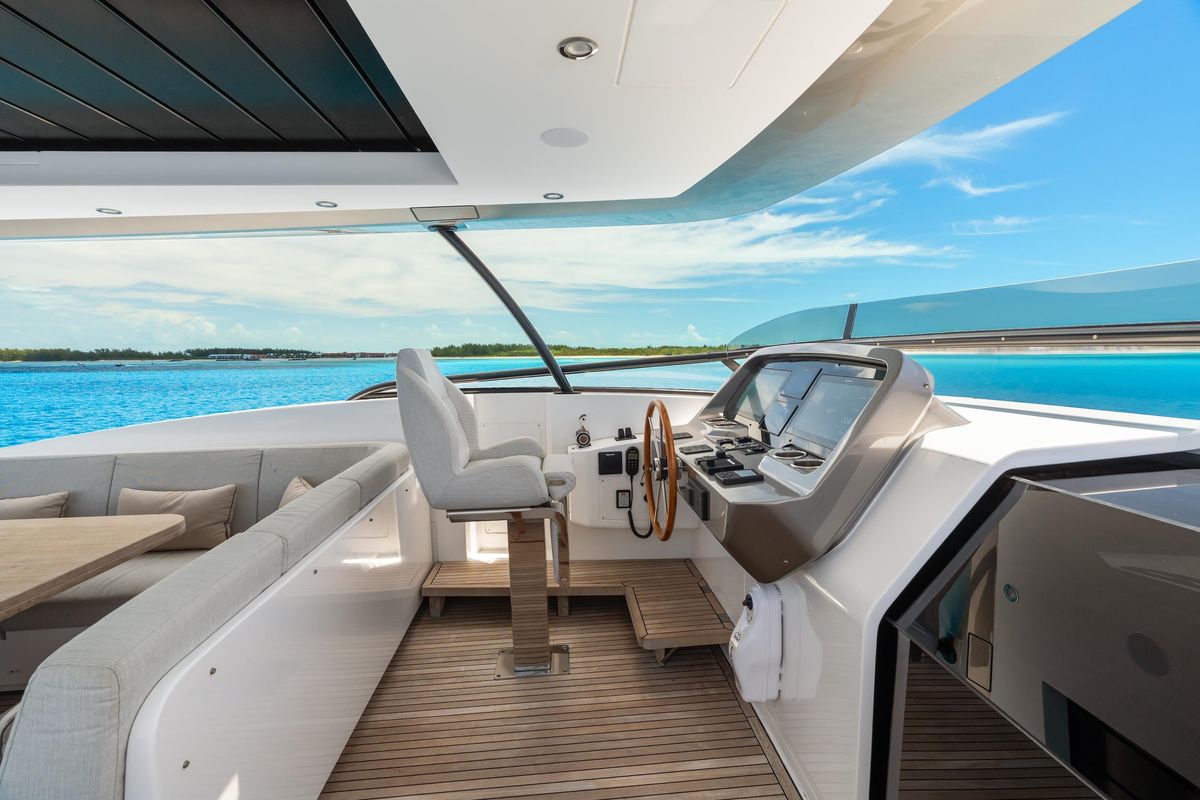 2022 Azimut 82 