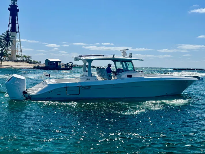  Yacht Photos Pics 2024 Hcb 42 Lujo - Image 9