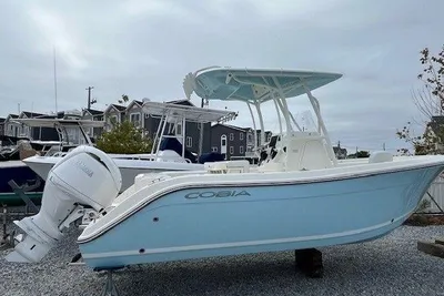Cobia 220 CC