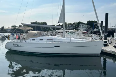Beneteau Oceanis Clipper 323
