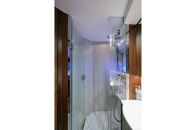 Chill Yacht Photos Pics Princess F49 Chill- Master Stateroom Head