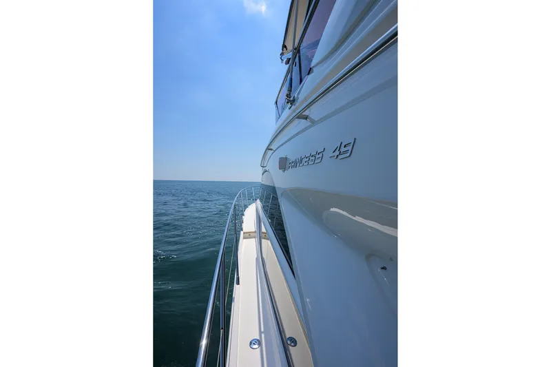 Chill Yacht Photos Pics Princess F49 Chill- Companionway