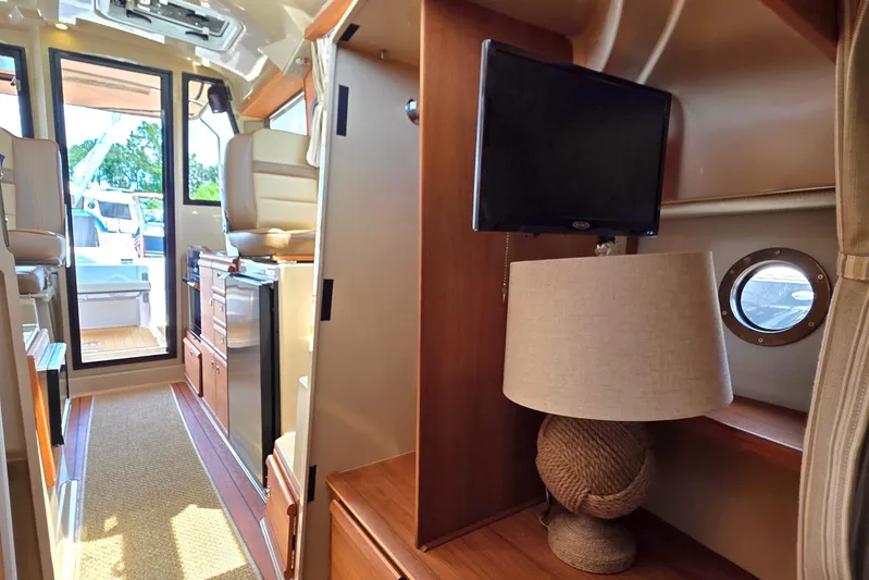 Seamore Yacht Photos Pics 2020 Ranger Tugs R27LE interior with modern amenities and elegant design.