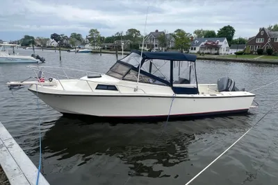 Mako 250 Cuddy Cabin
