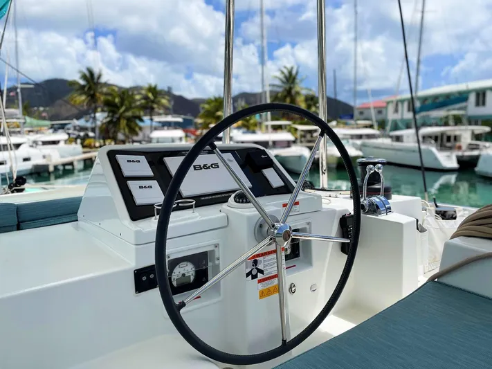 Bella Yacht Photos Pics 