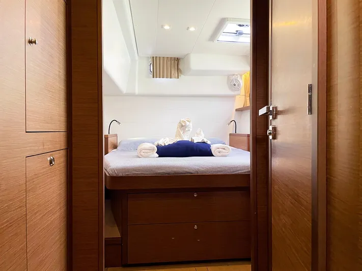 Bella Yacht Photos Pics 