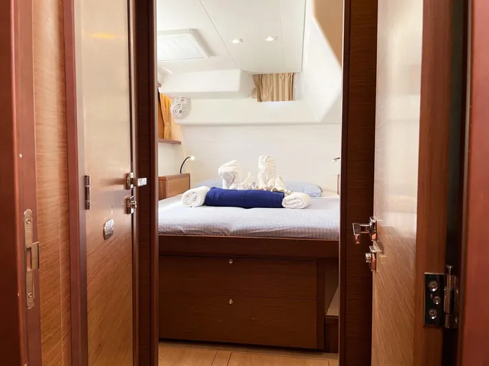 Bella Yacht Photos Pics 