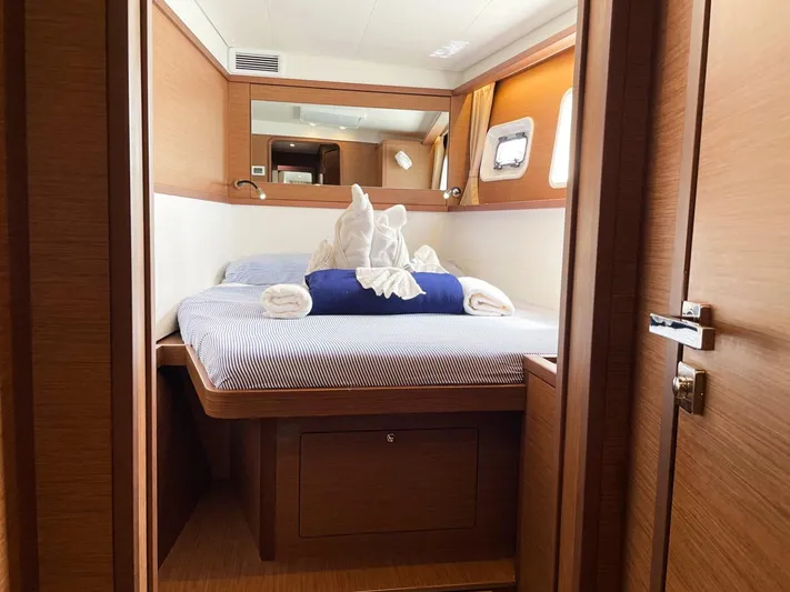 Bella Yacht Photos Pics 