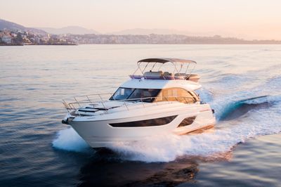 Yacht