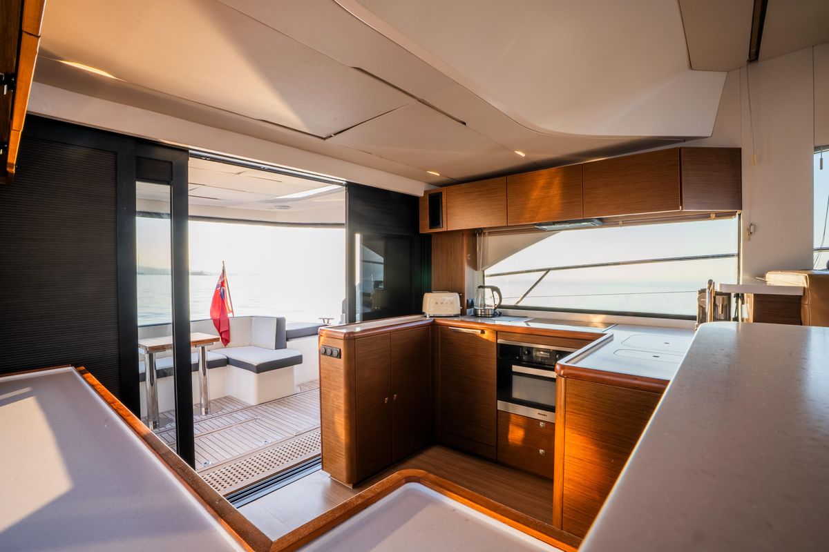 2018 Bavaria 55 