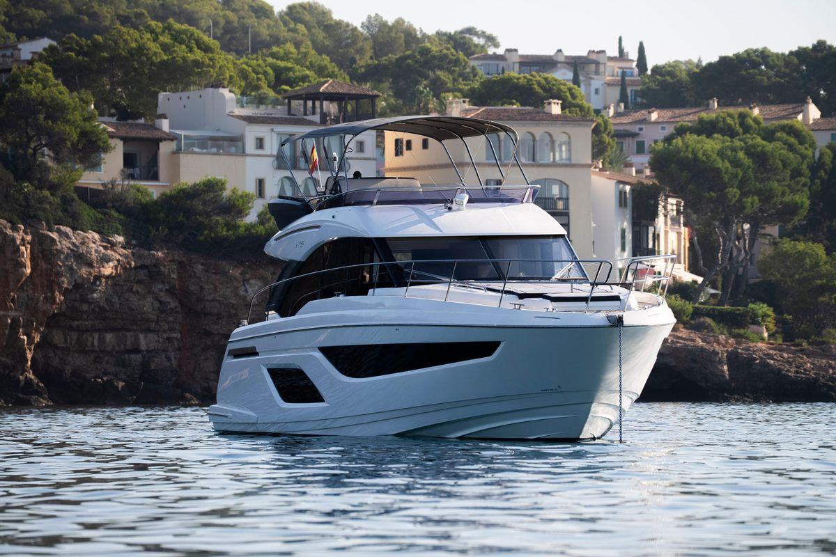 2018 Bavaria 55 