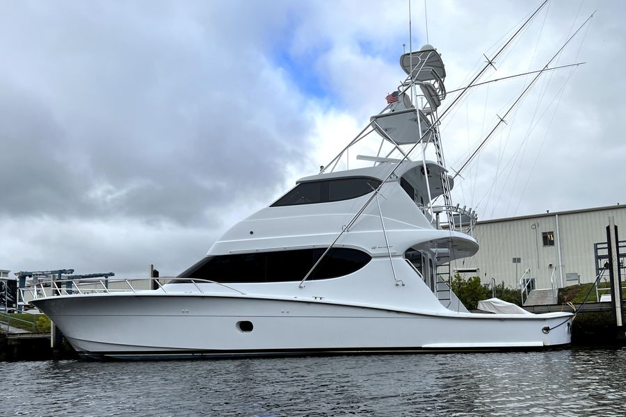 2006 Hatteras 68 Convertible