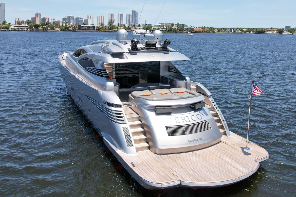 2007 Pershing 90 