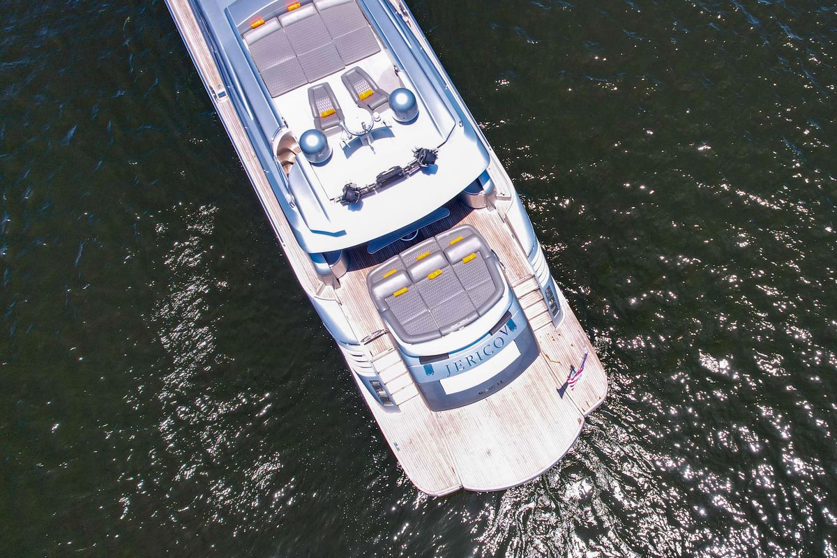 2007 Pershing 90 