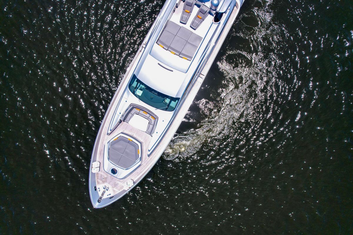 2007 Pershing 90 