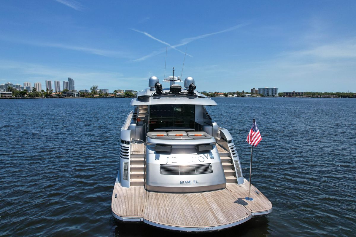 2007 Pershing 90 