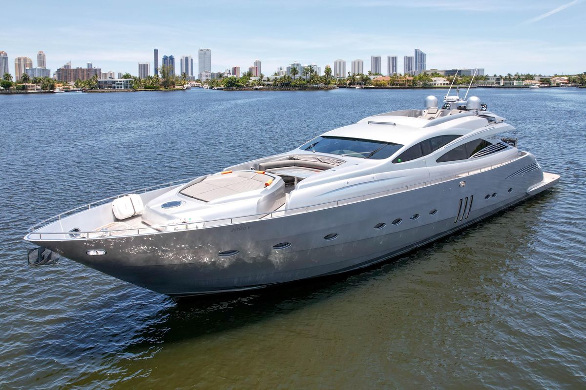 2007 Pershing 90 