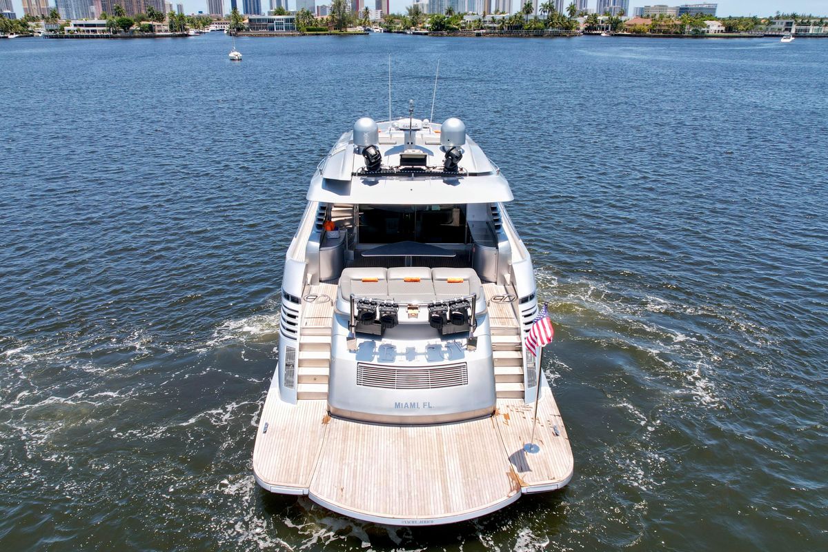 2007 Pershing 90 