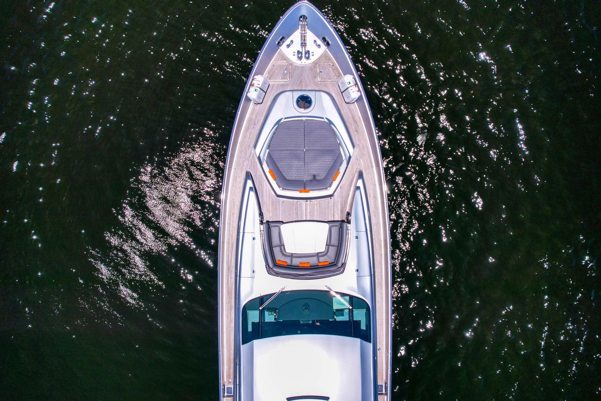 2007 Pershing 90 