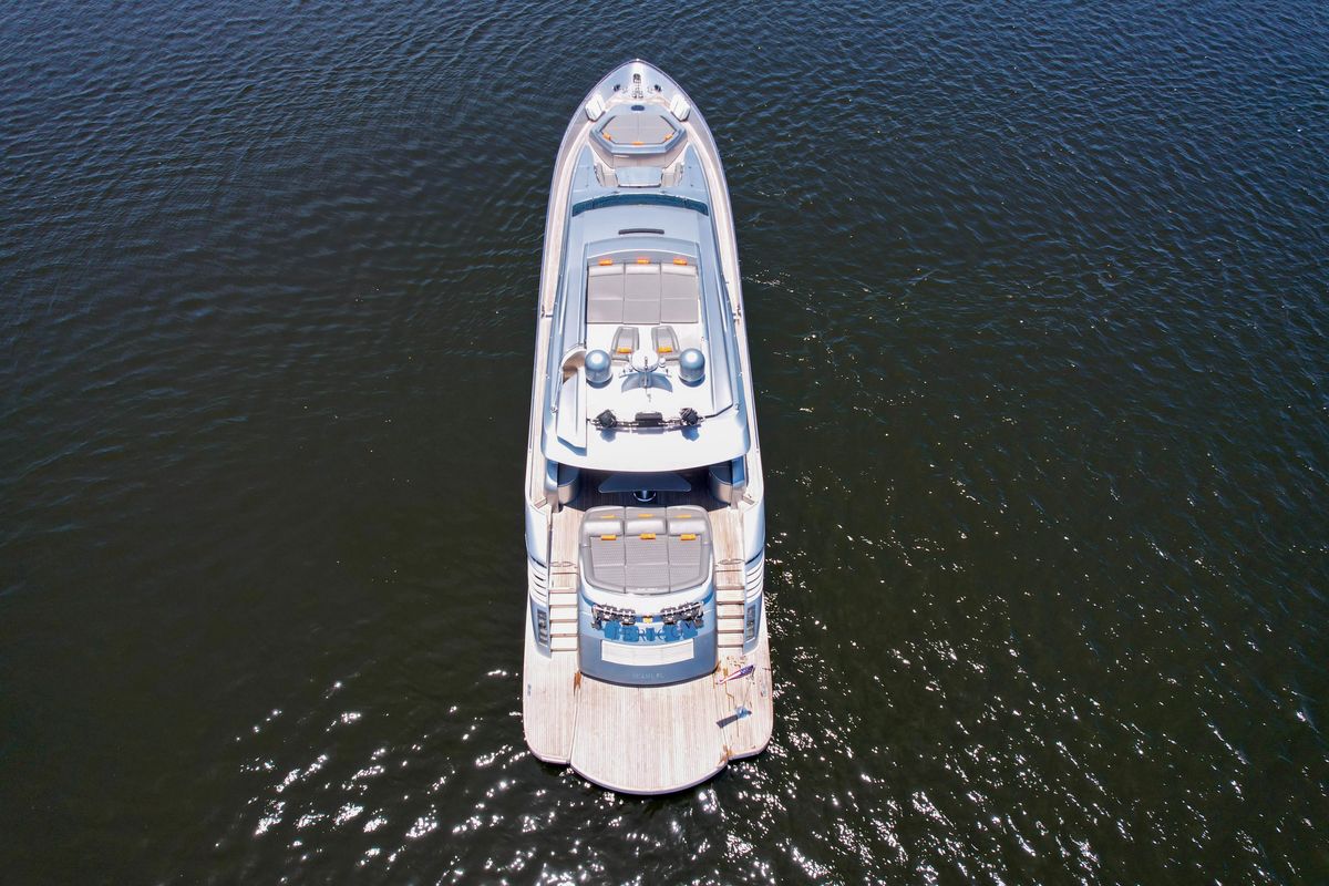 2007 Pershing 90 