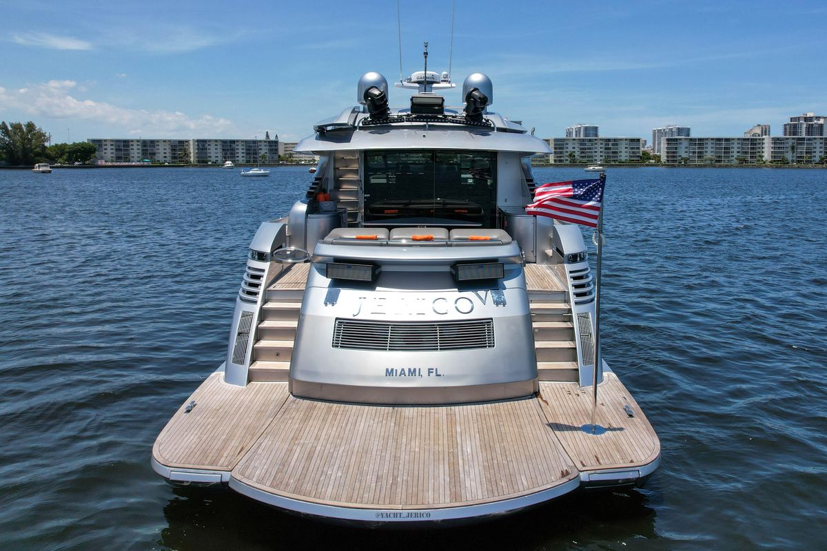 2007 Pershing 90 