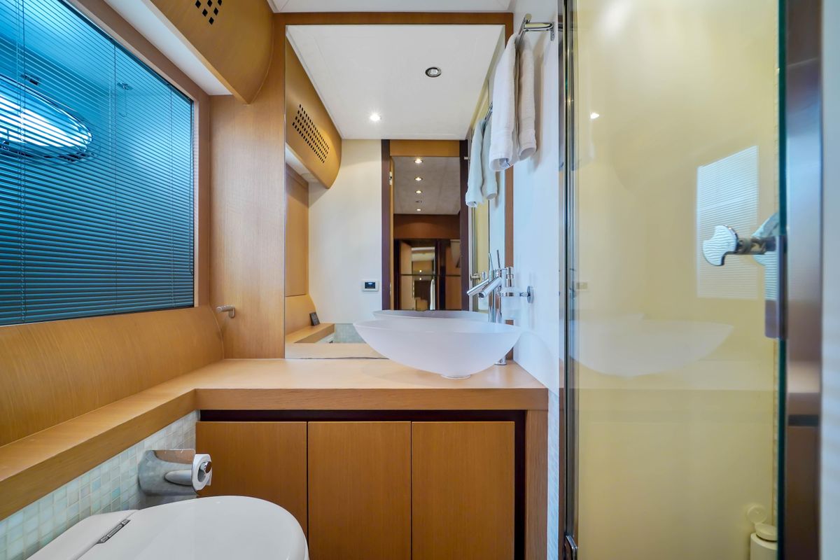 2007 Pershing 90 