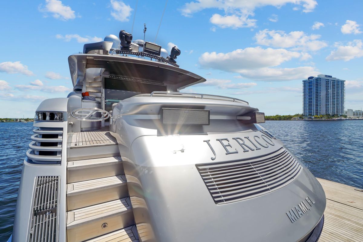 2007 Pershing 90 