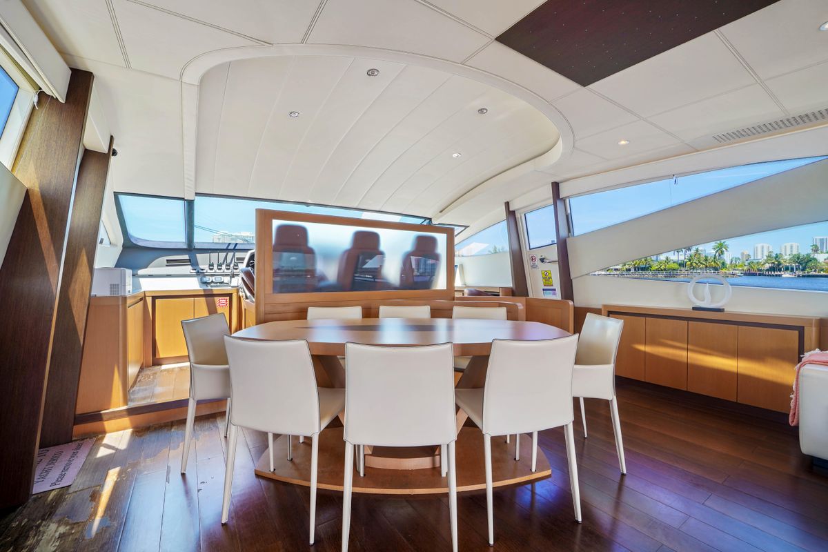 2007 Pershing 90 