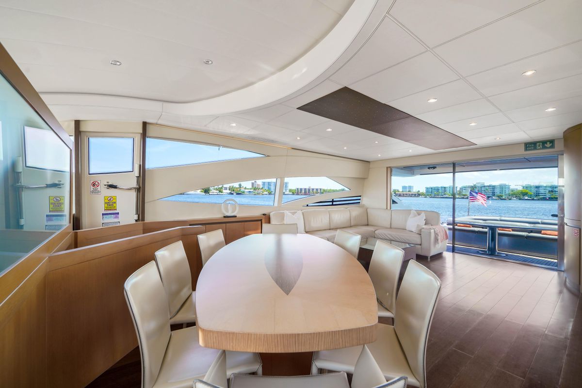 2007 Pershing 90 