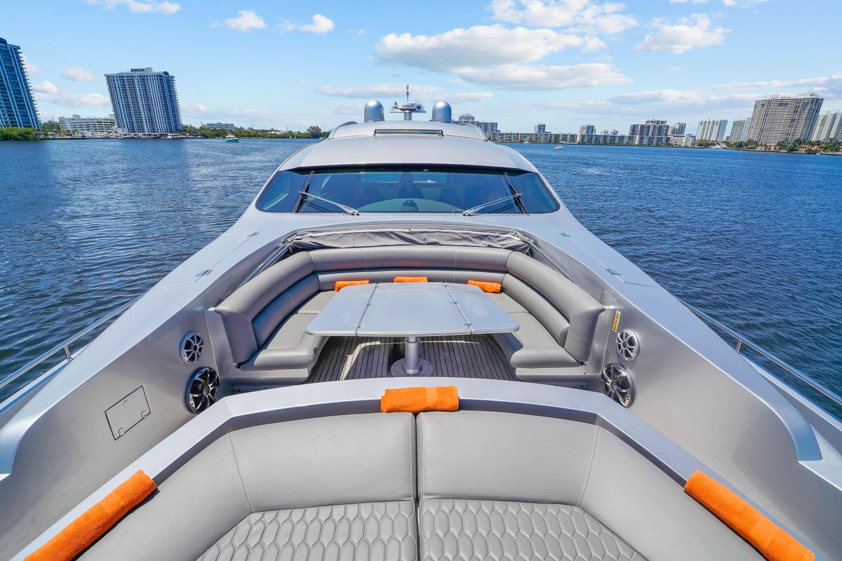 2007 Pershing 90 