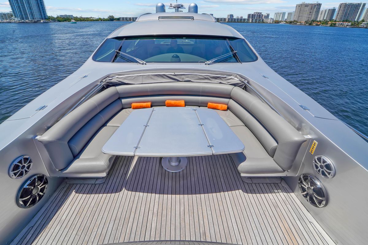 2007 Pershing 90 