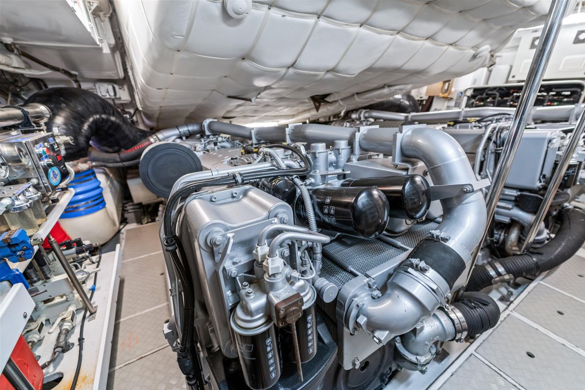 2007 Pershing 90 