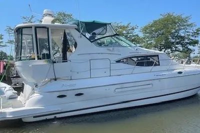Cruisers Yachts 4450 Express Motor Yacht