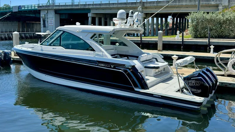 Das Liebesboot Yacht Photos Pics 38 Formula 380 Super Sport Crossover-Profile