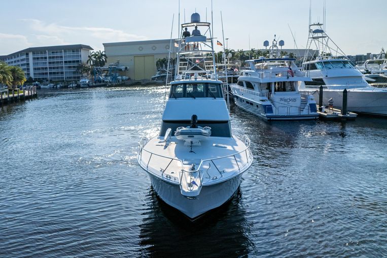 2001-60-2-hatteras-60-convertible