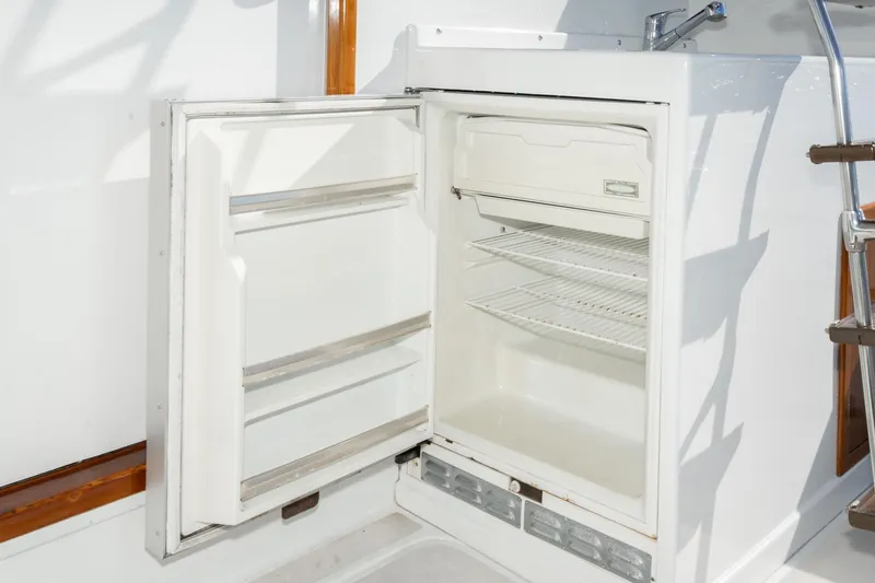 Hatts Off! Yacht Photos Pics 