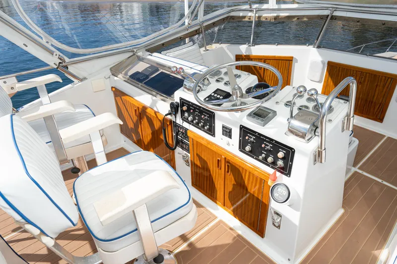 Hatts Off! Yacht Photos Pics 