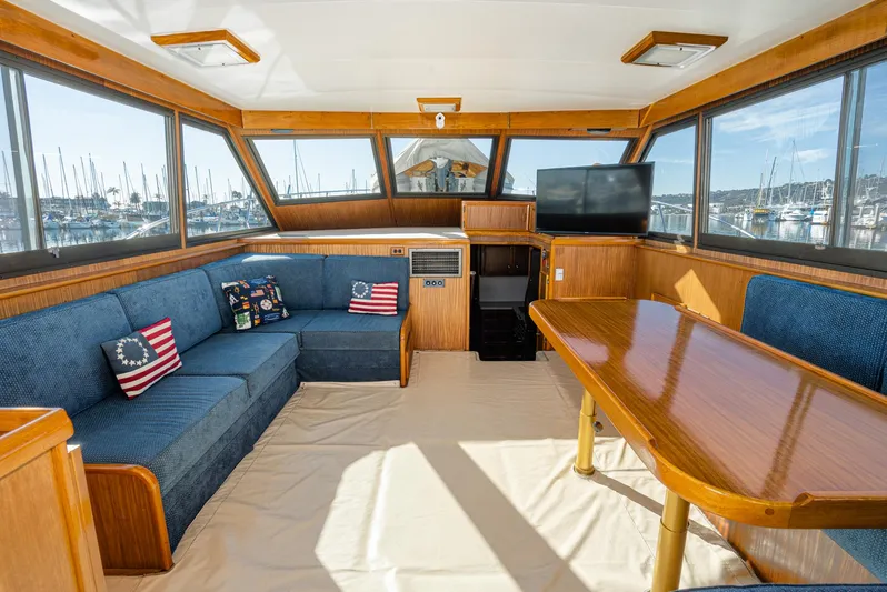 Hatts Off! Yacht Photos Pics 