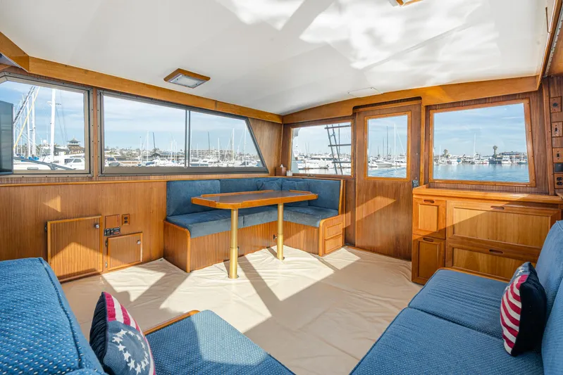 Hatts Off! Yacht Photos Pics 