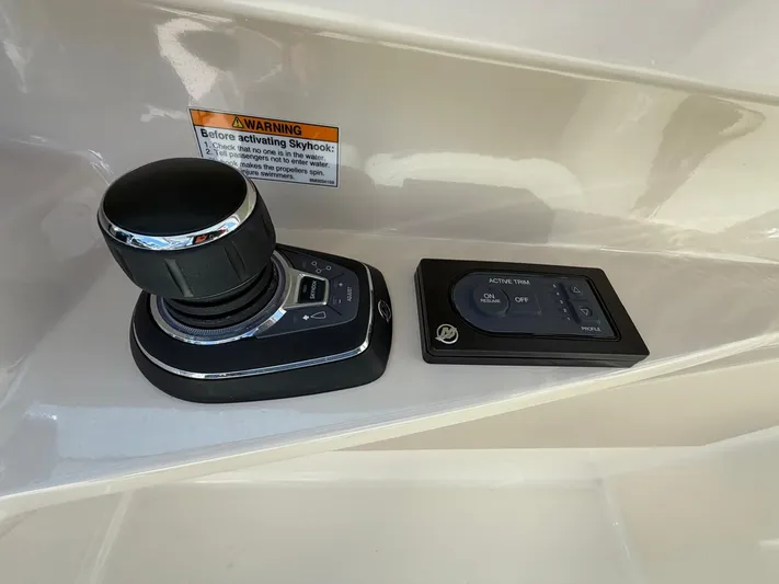  Yacht Photos Pics Control and trim system of the 2022 Boston Whaler 28 Vantage.