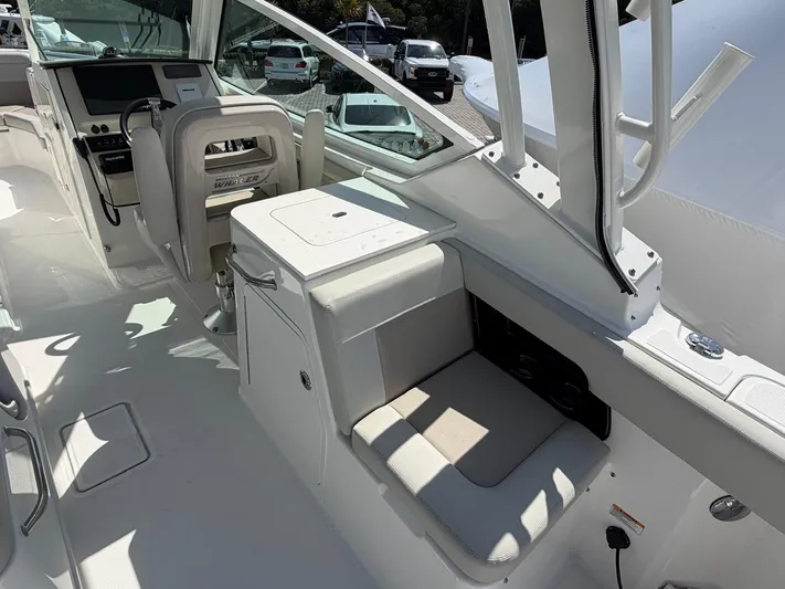  Yacht Photos Pics Interior of the 2022 Boston Whaler 28 Vantage boat.