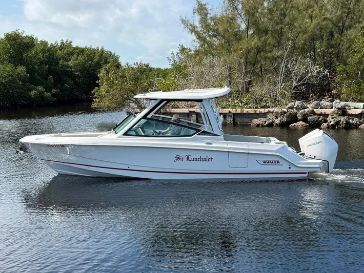  Yacht Photos Pics Boston Whaler 28 Vantage 2022 on calm water.