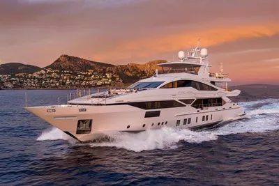 2015 Benetti Fast 140