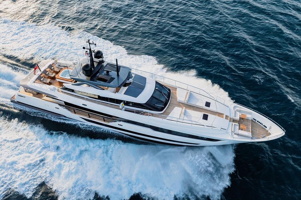 2018 Custom Line 120 