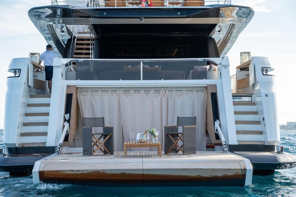 2018 Custom Line 120 