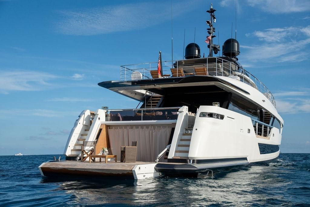 2018 Custom Line 120 