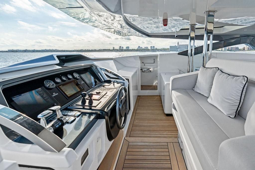 2018 Custom Line 120 