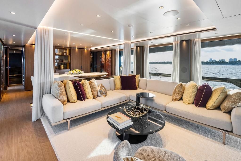 2018 Custom Line 120 