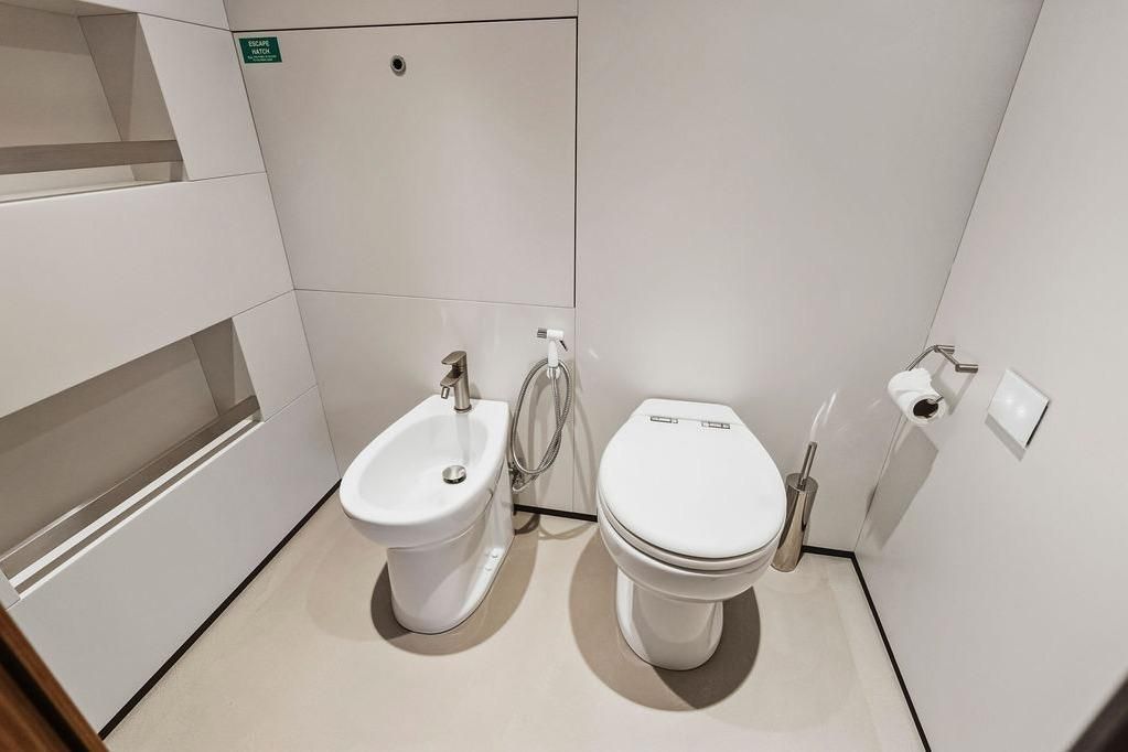 2018 Custom Line 120 