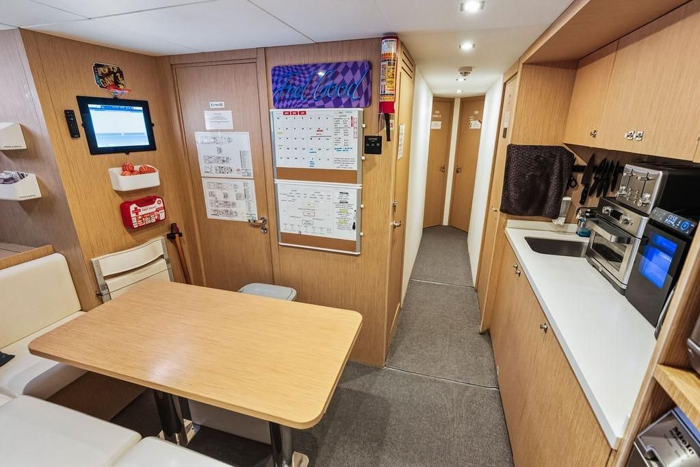 2018 Custom Line 120 